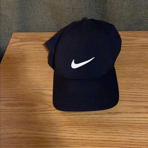 Nike AeroBill Fitted Classic99 Dry- Fit Hat